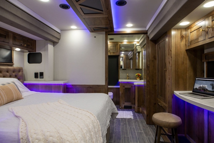 28-super-c-master-bedroom