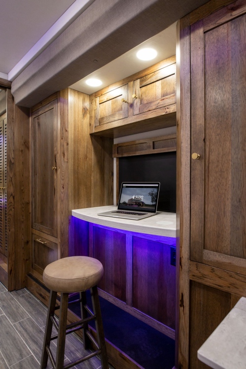 30-super-c-master-bedroom