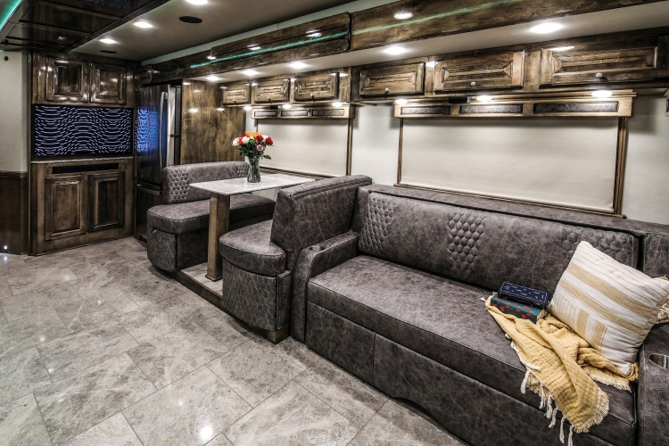 04-super-c-buddy-wood-living-area