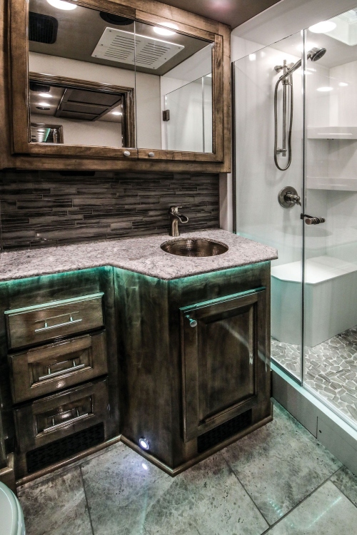 17-super-c-buddy-wood-master-bathroom