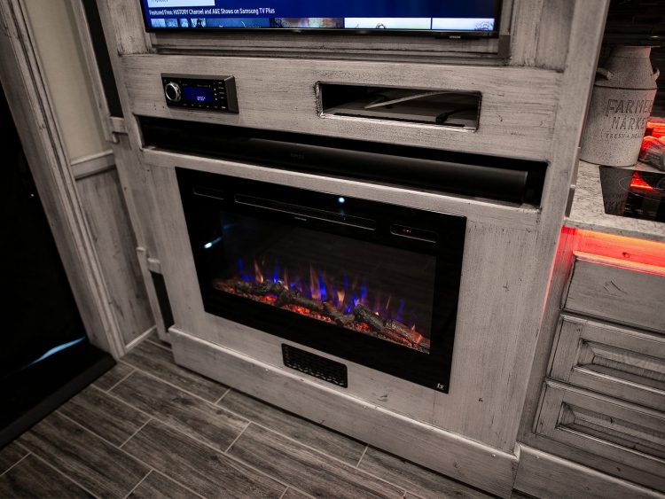 18-C2103-living-area