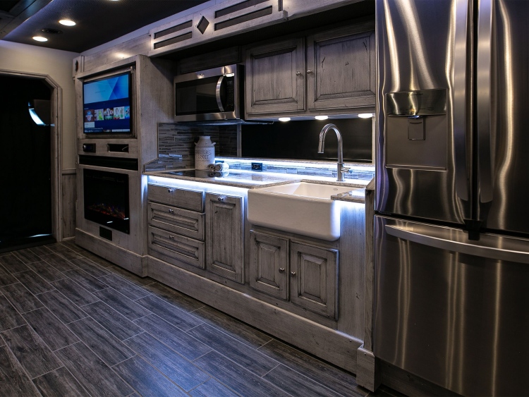 24-C2103-kitchen