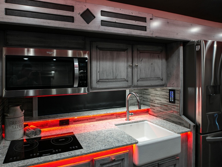 26-C2103-kitchen