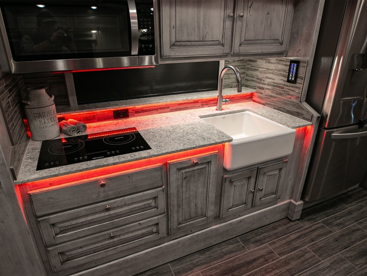 27-C2103-kitchen
