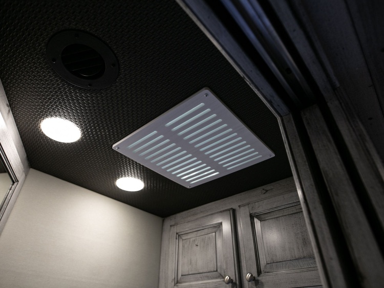 29-C2103-mid-bathroom