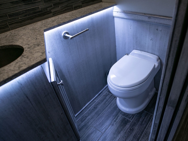 30-C2103-mid-bathroom