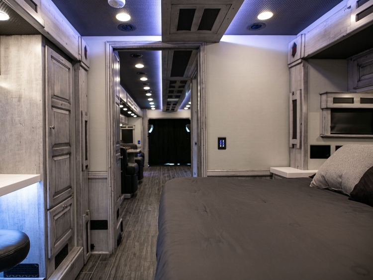 33-C2103-master-bedroom