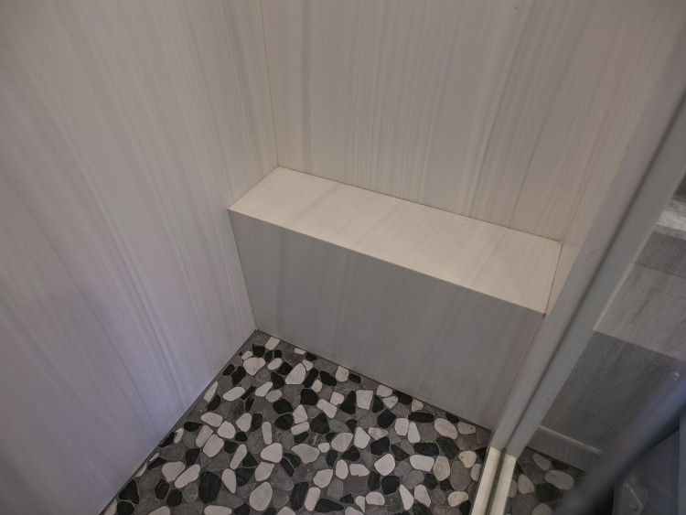 46-C2103-master-bathroom