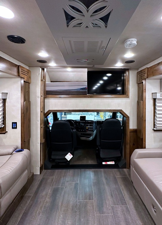06-C2202-borelli-living-area