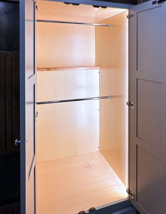 27-C2202-borelli-master-bedroom