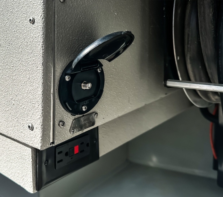 16-c2203-electrical-bays