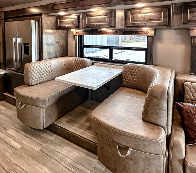 43-c2203-living-area