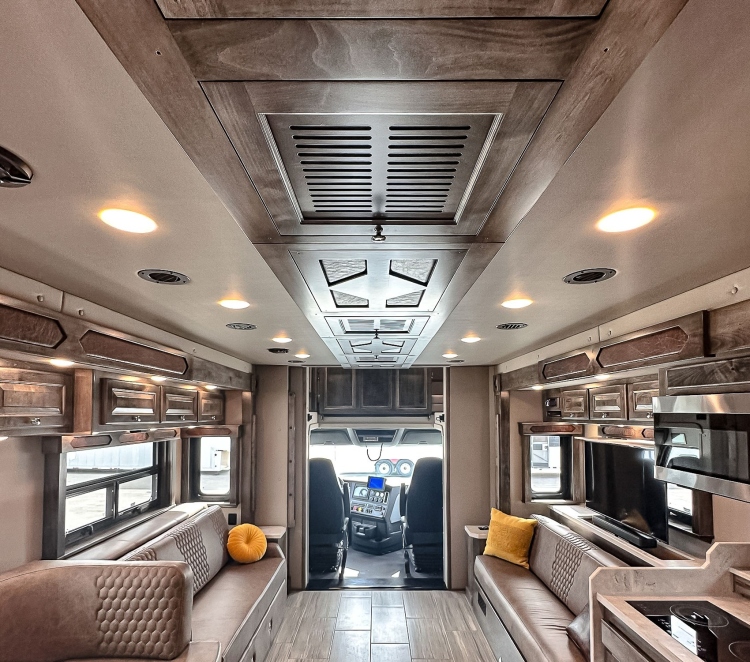 51-c2203-living-area