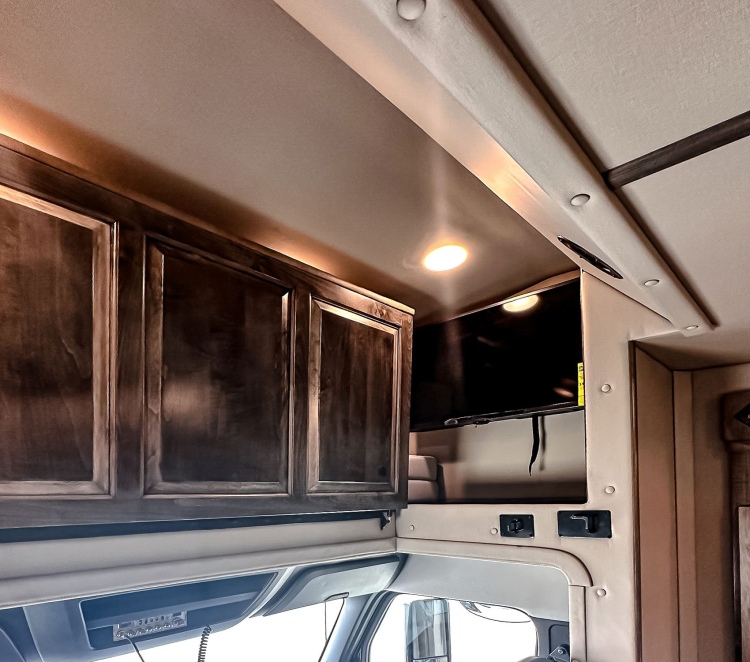 55-c2203-living-area