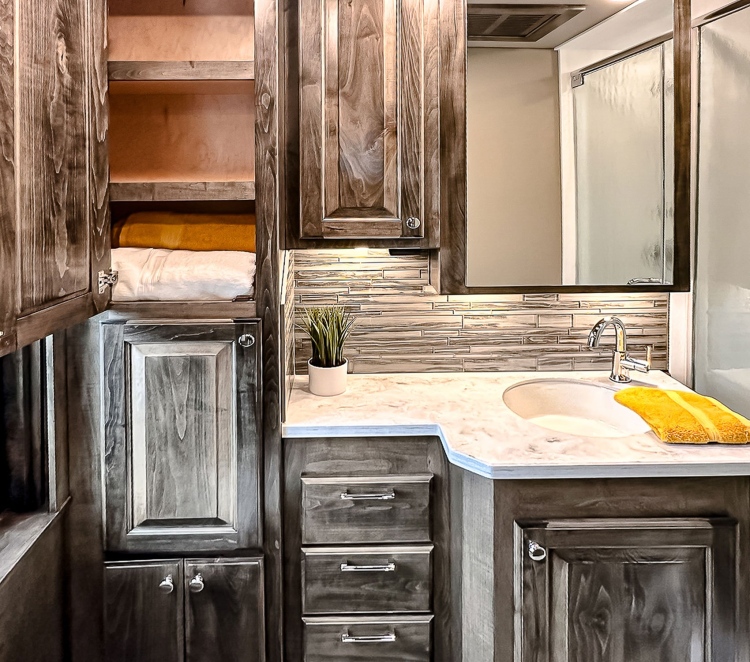 74-c2203-master-bathroom