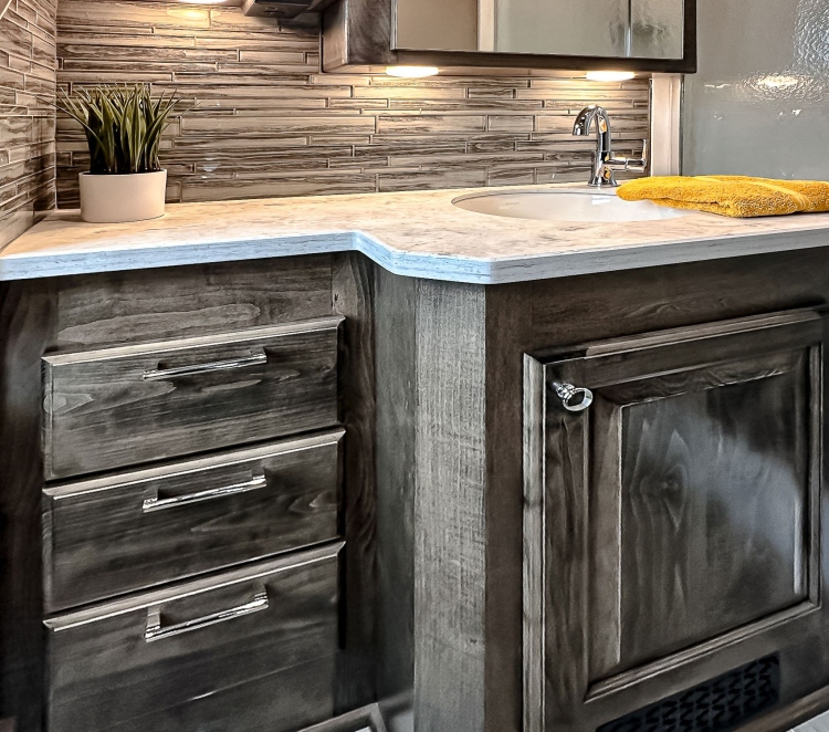 75-c2203-master-bathroom