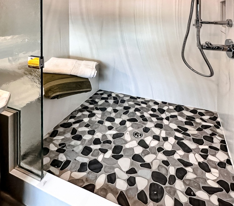 79-c2203-master-bathroom