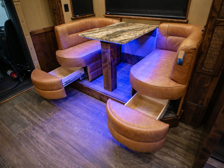 35-C2301-living-area