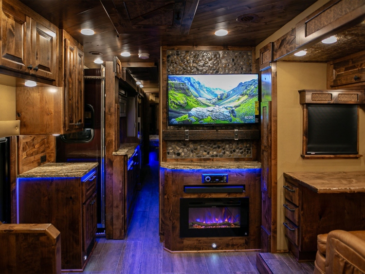 38-C2301-living-area