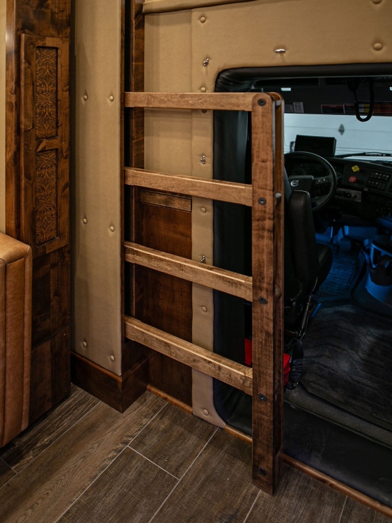 46-C2301-living-area