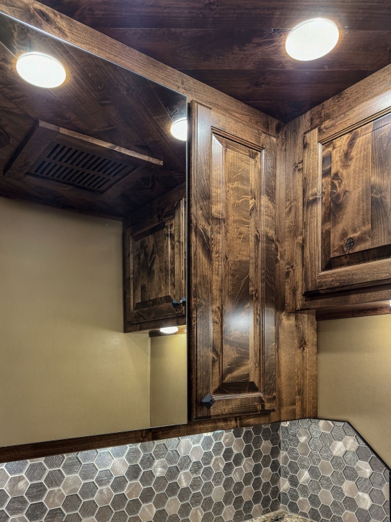 69-C2301-mid-bathroom