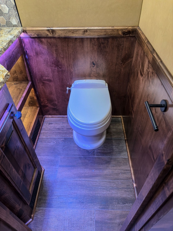 71-C2301-mid-bathroom