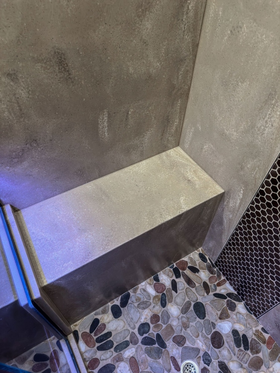 84-C2301-master-bathroom