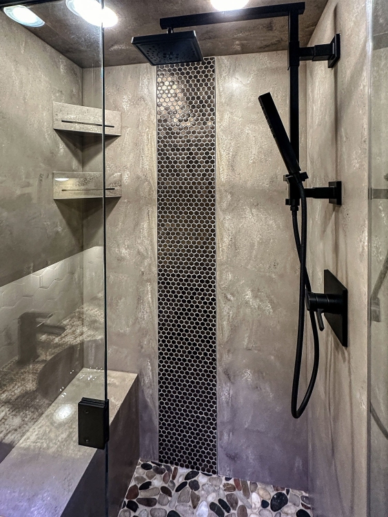 85-C2301-master-bathroom