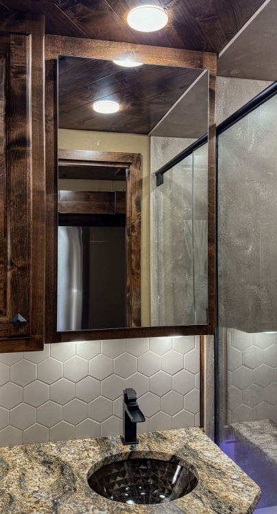 86-C2301-master-bathroom