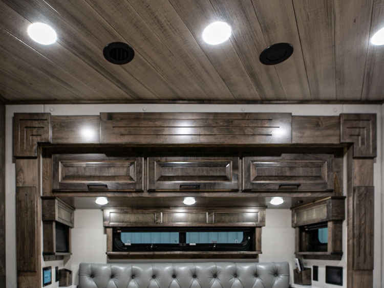 34-c2302-living-area