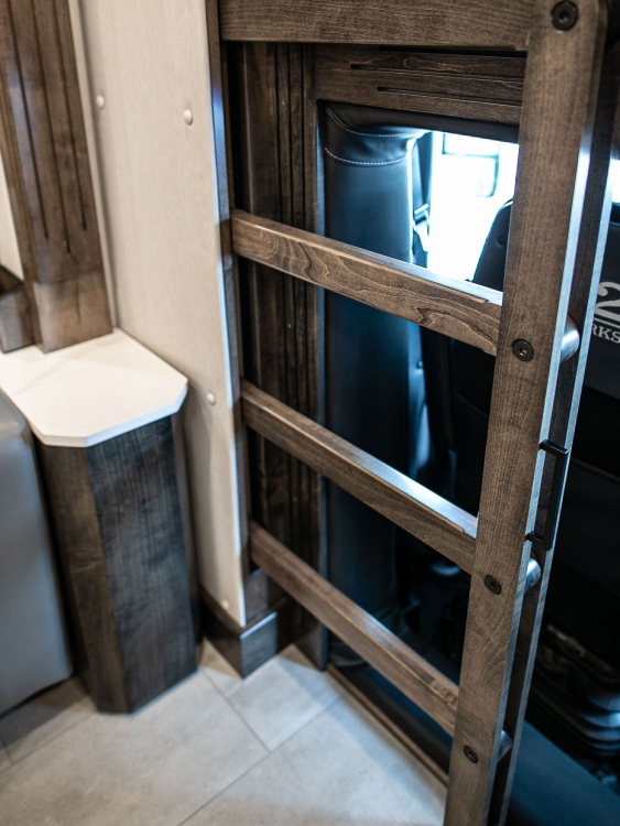 55-c2302-living-area