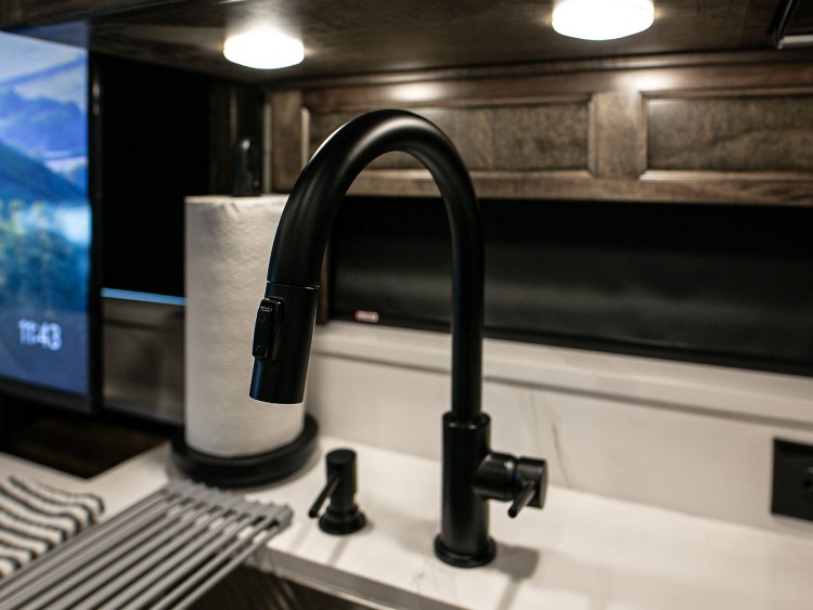 61-c2302-kitchen