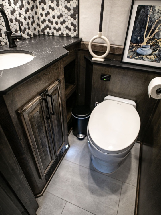 65-c2302-mid-bathroom