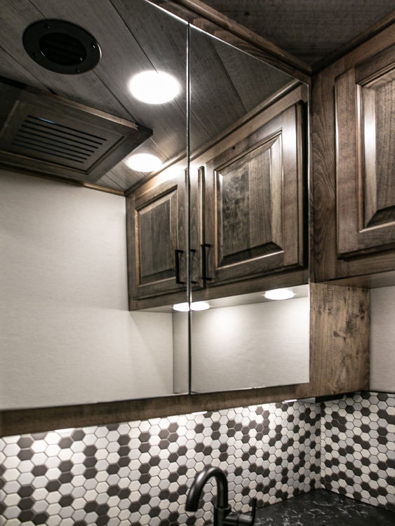 66-c2302-mid-bathroom