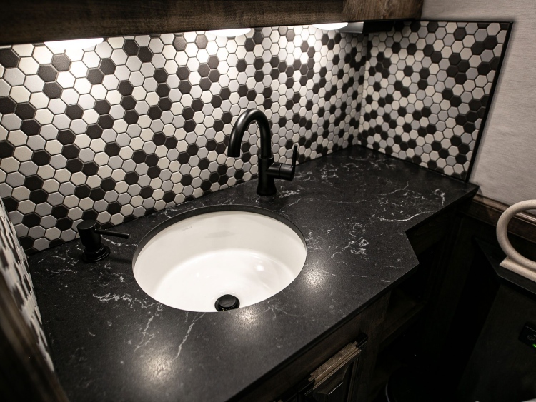67-c2302-mid-bathroom