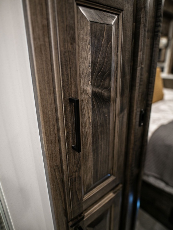 80-c2302-master-bathroom