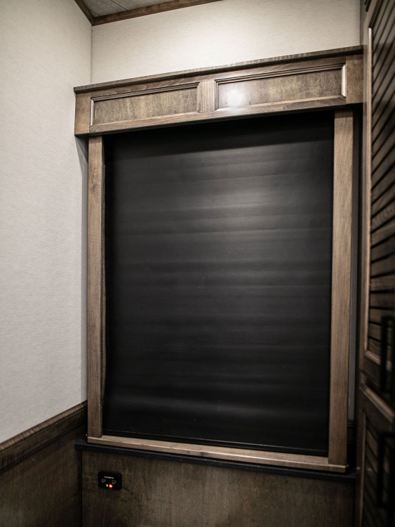 88-c2302-master-bathroom