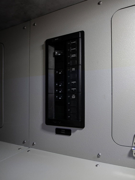 20-c2304-electrical-bays