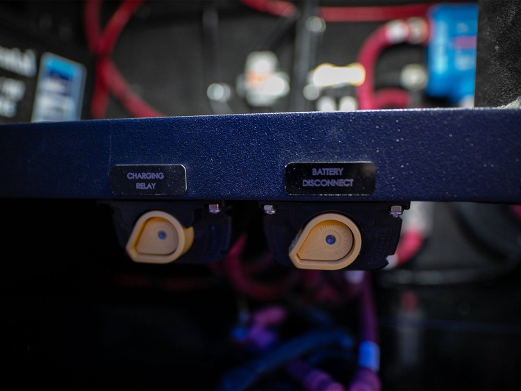 31-c2304-electrical-bays