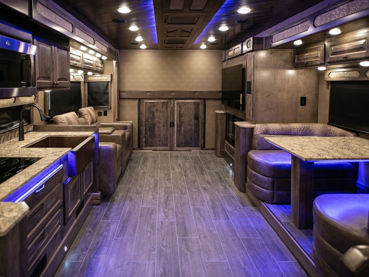 48-c2304-living-area
