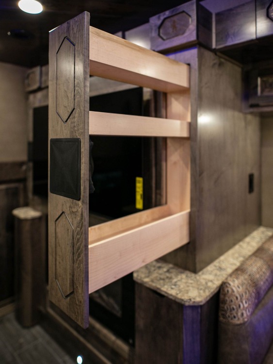 53-c2304-living-area