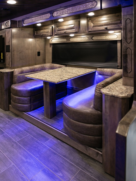 55-c2304-living-area