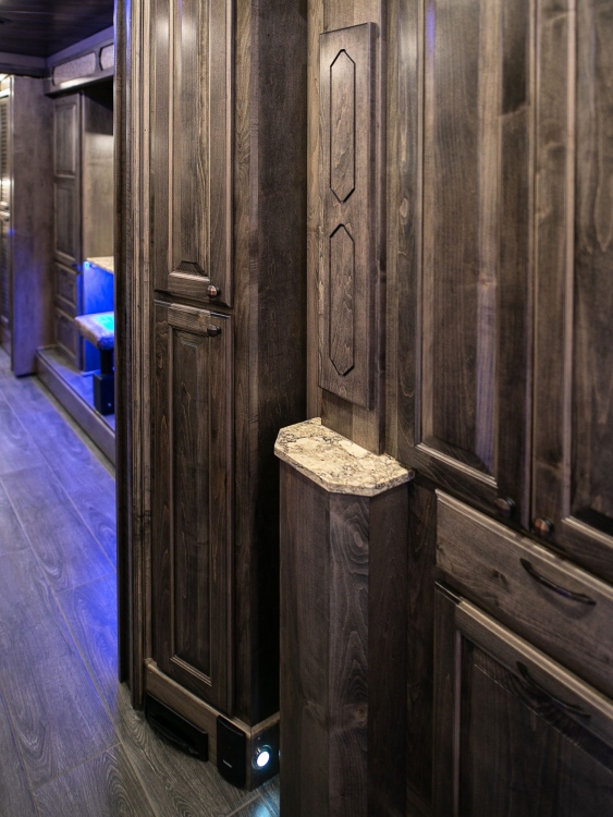 62-c2304-living-area