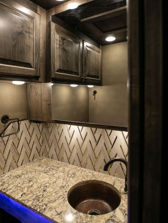 74-c2304-mid-bathroom