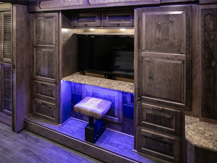 84-c2304-master-bedroom