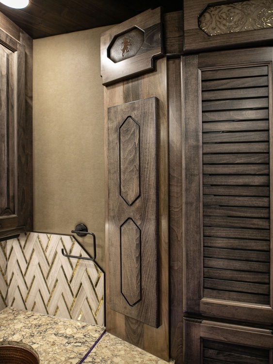 91-c2304-master-bathroom