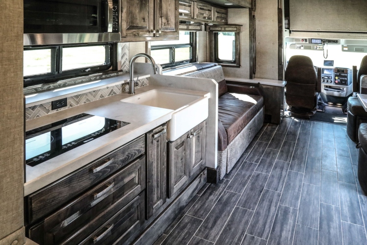 09-don-and-brenda-shaw-coach-build-living-area
