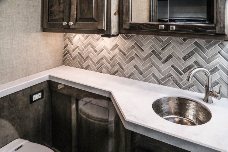 16-don-and-brenda-shaw-coach-build-mid-bathroom