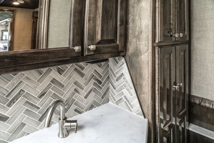 18-don-and-brenda-shaw-coach-build-master-bathroom