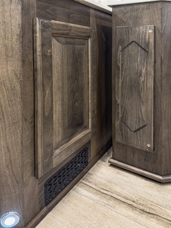 61-c2204-master-bathroom